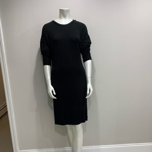 Lord & Taylor Black dress. Super soft and comfortable Size L